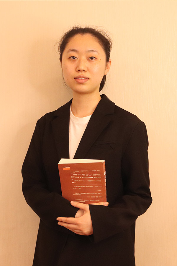 周至梁艺 本科学历，优秀班主任