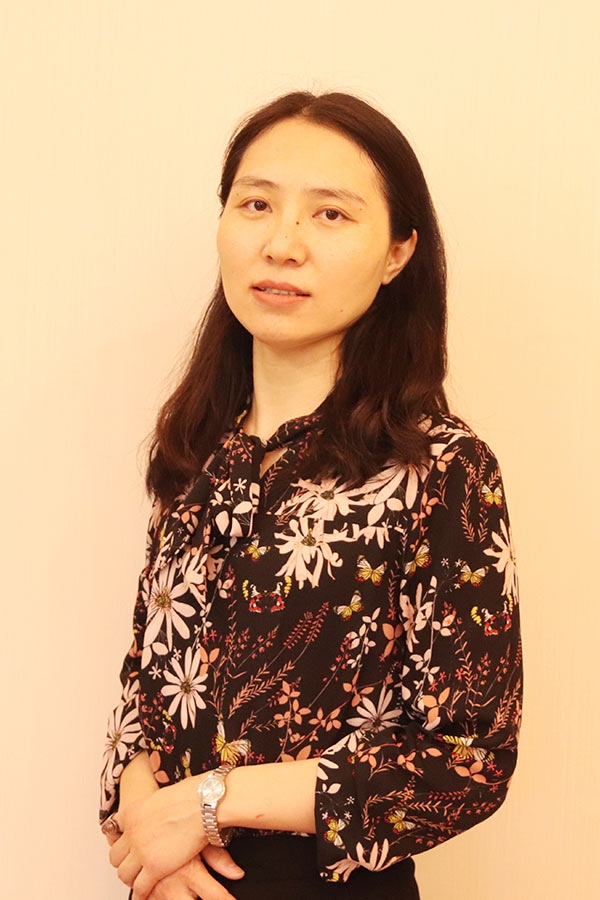 周至王晓娜 研究生学历,毕业于华南师范大学